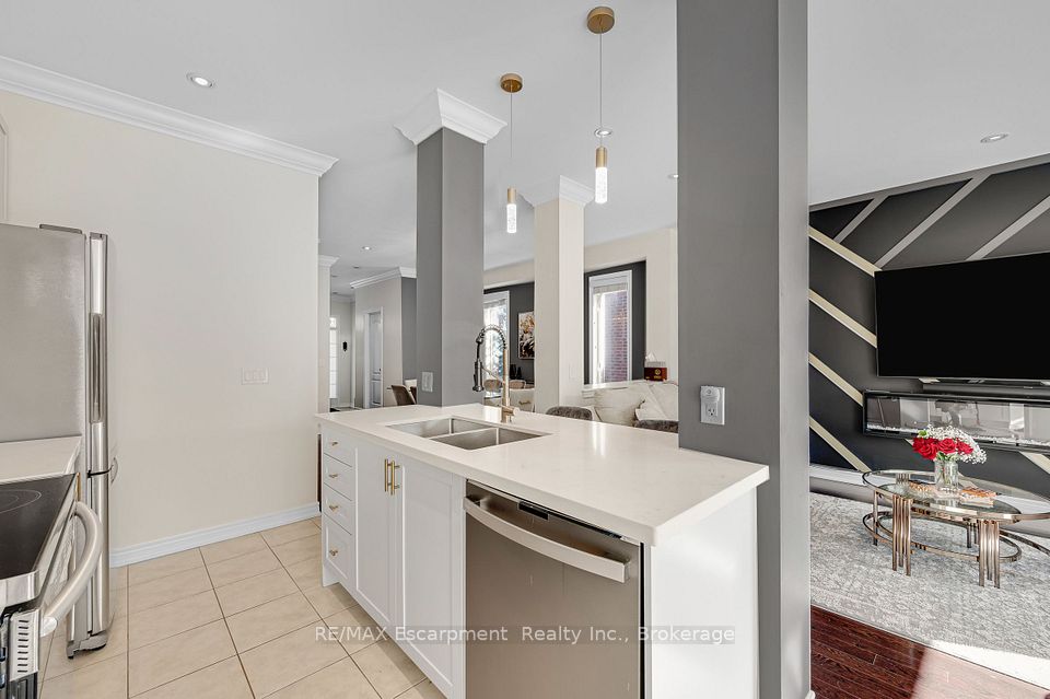 18 Autumn Arbour Road, Caledon, ON L7C 3T8 16