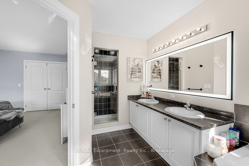 18 Autumn Arbour Road, Caledon, ON L7C 3T8 23