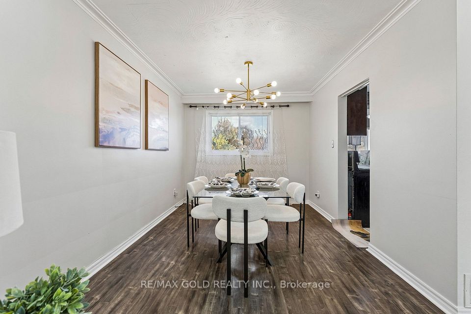 7337 Cambrett Drive, Mississauga, ON L4T 2R6 6