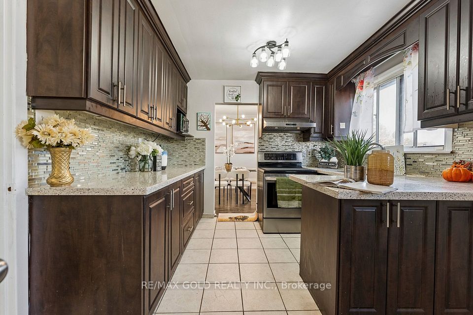 7337 Cambrett Drive, Mississauga, ON L4T 2R6 18