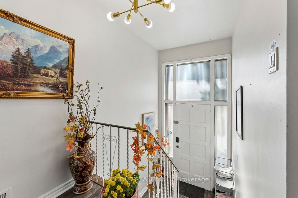 7337 Cambrett Drive, Mississauga, ON L4T 2R6 13