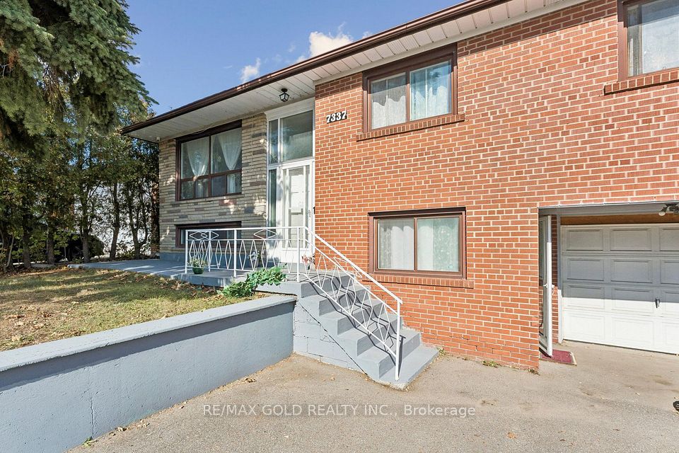 7337 Cambrett Drive, Mississauga, ON L4T 2R6 2