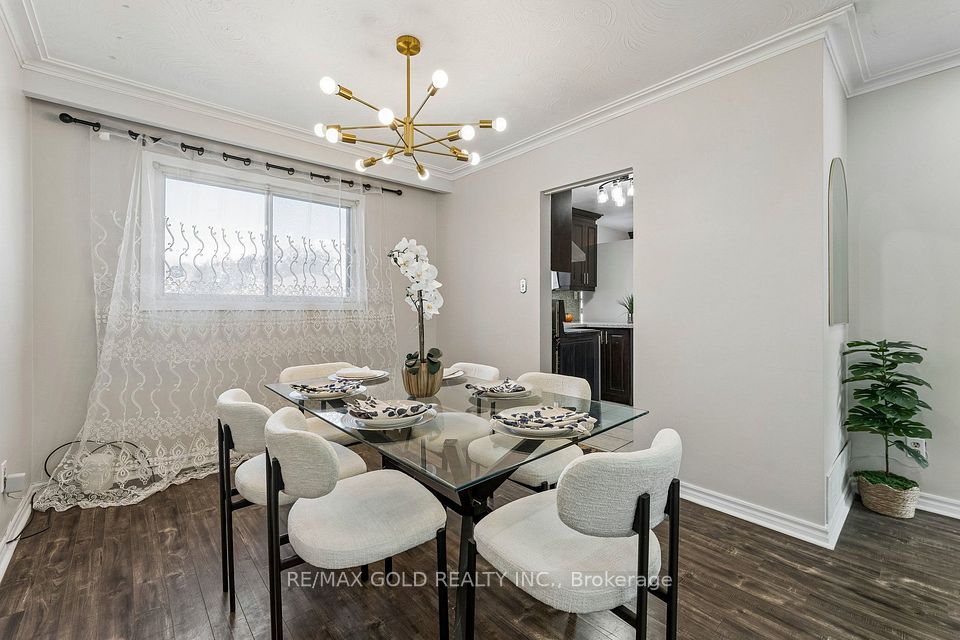 7337 Cambrett Drive, Mississauga, ON L4T 2R6 9