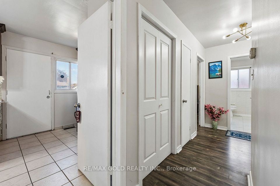 7337 Cambrett Drive, Mississauga, ON L4T 2R6 19