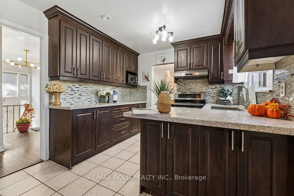 7337 Cambrett Drive, Mississauga, ON L4T 2R6 17