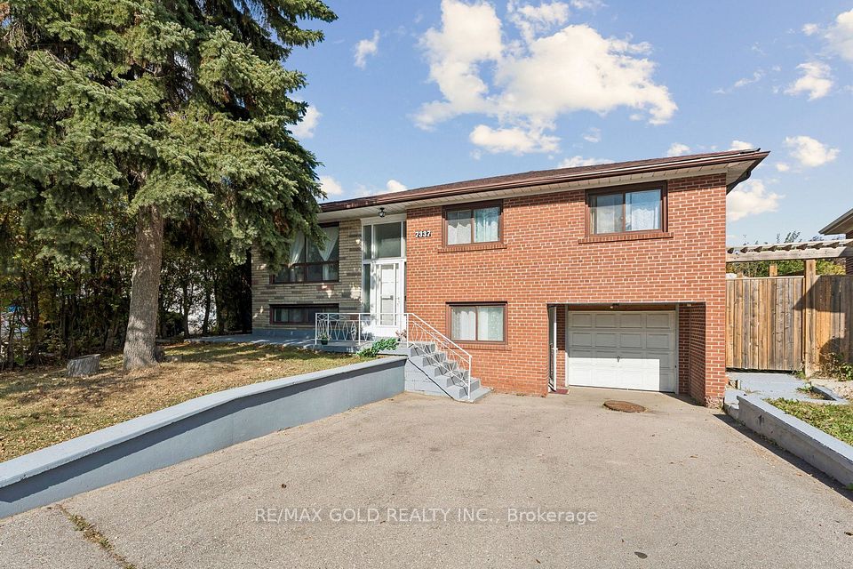 Detached at 7337 Cambrett Drive, Mississauga, ON L4T 2R6