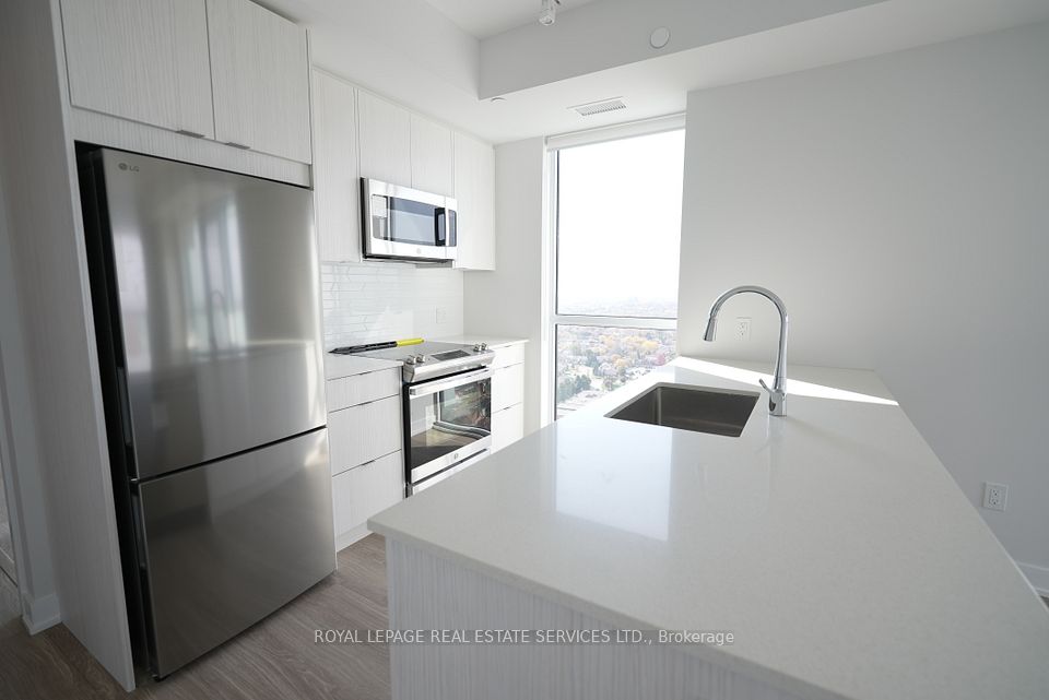 4130 Parkside Village Drive 3401, Mississauga, ON L5B 0L7 4