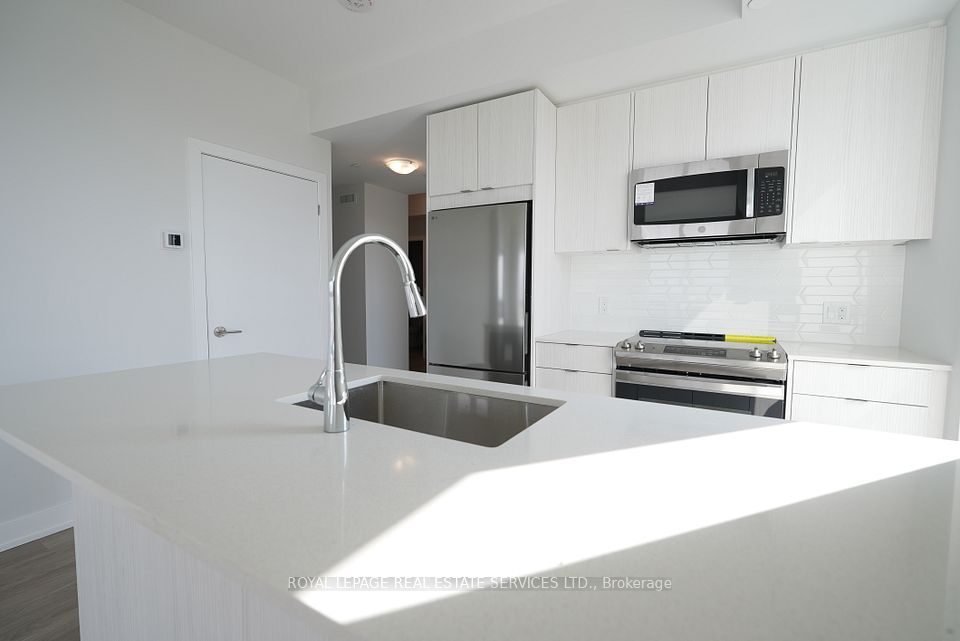 4130 Parkside Village Drive 3401, Mississauga, ON L5B 0L7 3