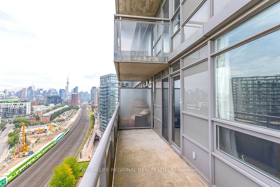 38 Joe Shuster Way 1520, Toronto, ON M6K 0A5 12
