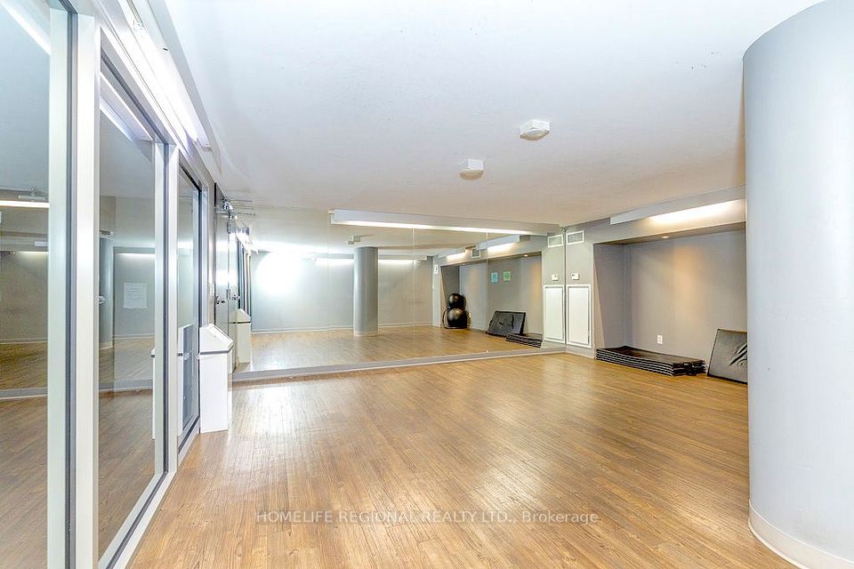38 Joe Shuster Way 1520, Toronto, ON M6K 0A5 14