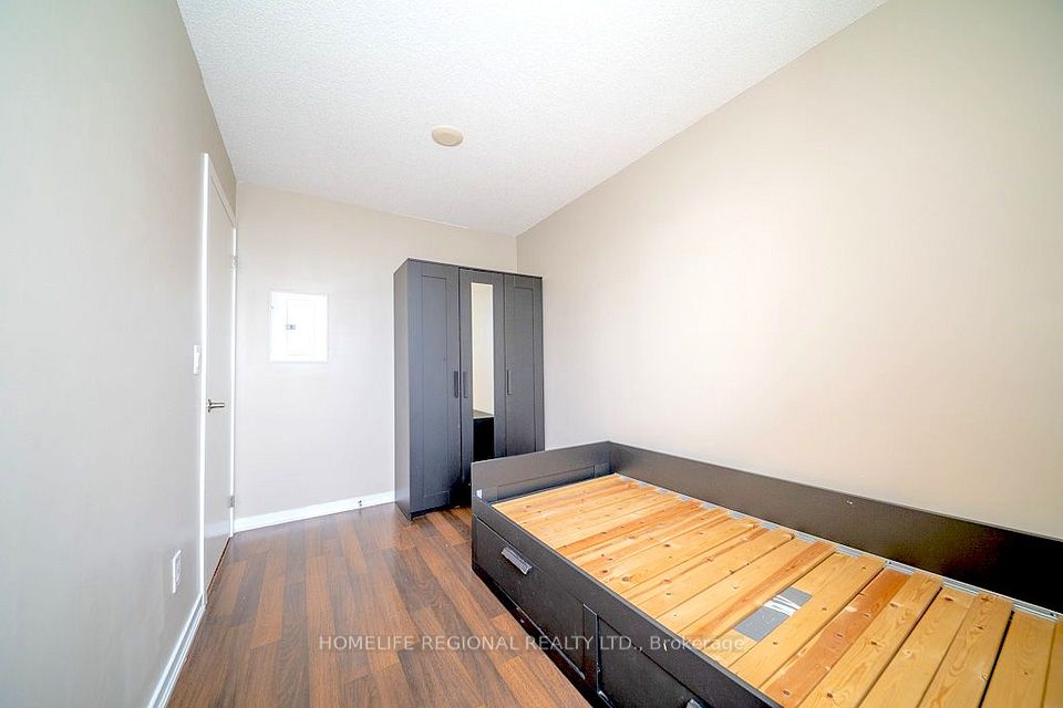 38 Joe Shuster Way 1520, Toronto, ON M6K 0A5 7