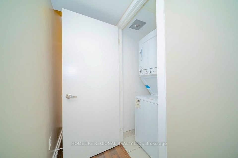 38 Joe Shuster Way 1520, Toronto, ON M6K 0A5 10