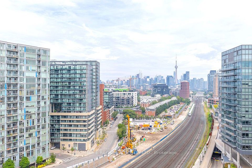 38 Joe Shuster Way 1520, Toronto, ON M6K 0A5 13