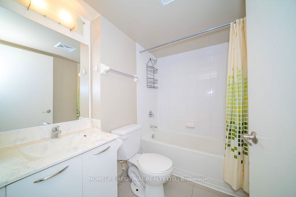 38 Joe Shuster Way 1520, Toronto, ON M6K 0A5 9