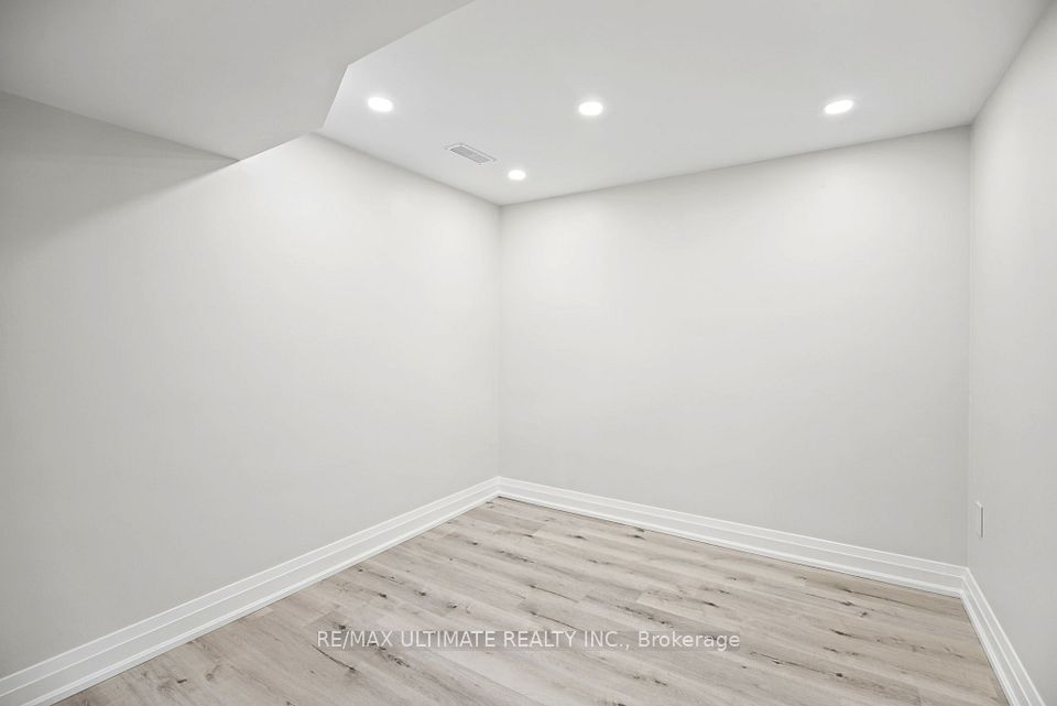 38 Waterbury Drive Bsmt, Toronto, ON M9R 3X6 10