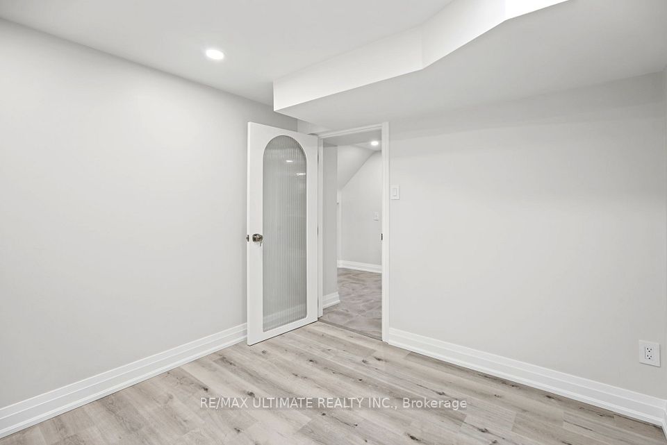 38 Waterbury Drive Bsmt, Toronto, ON M9R 3X6 11