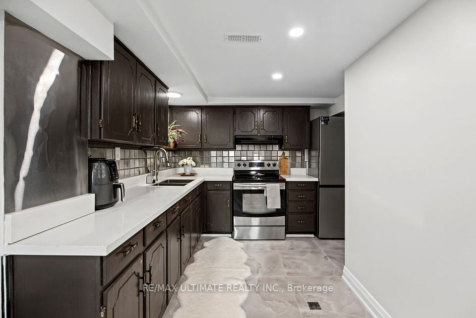 38 Waterbury Drive Bsmt, Toronto, ON M9R 3X6 6
