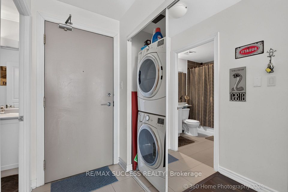 3525 Kariya Drive 812, Mississauga, ON L5B 0C2 10