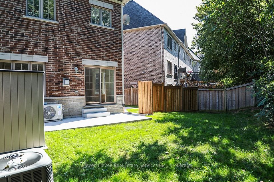 1557 Eglinton Avenue W Upper, Mississauga, ON L5M 7C1 14