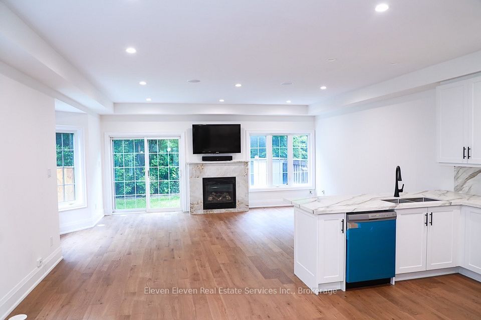 1557 Eglinton Avenue W Upper, Mississauga, ON L5M 7C1 13