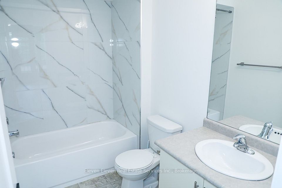 1557 Eglinton Avenue W Upper, Mississauga, ON L5M 7C1 12
