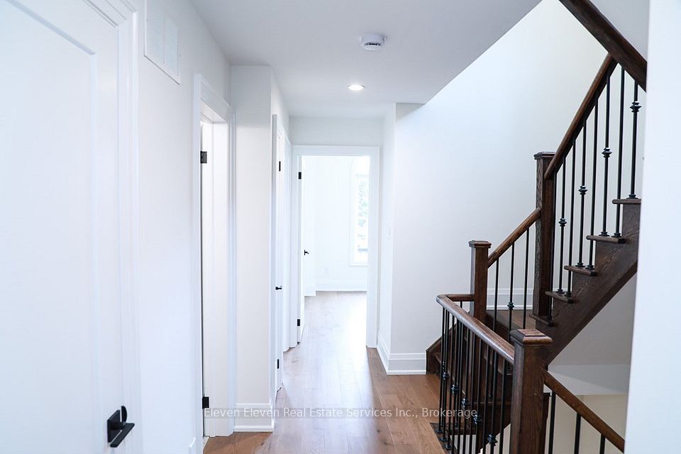 1557 Eglinton Avenue W Upper, Mississauga, ON L5M 7C1 7
