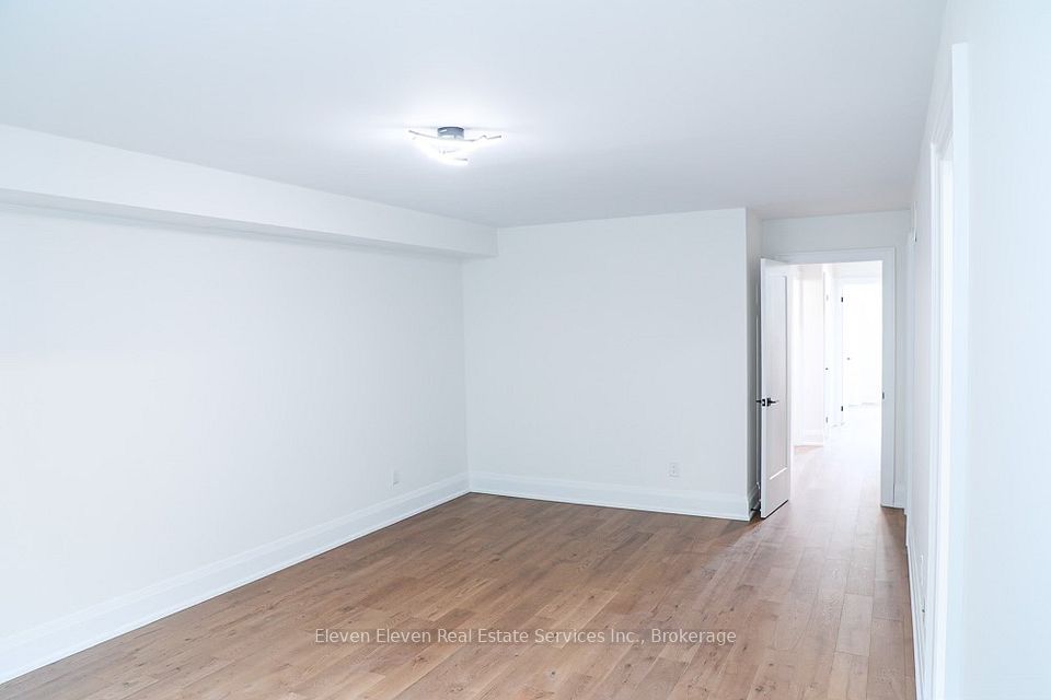 1557 Eglinton Avenue W Upper, Mississauga, ON L5M 7C1 9