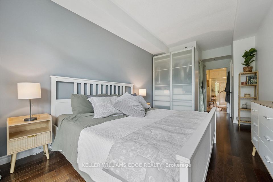 34 Plains Road E 208, Burlington, ON L7T 0B9 21