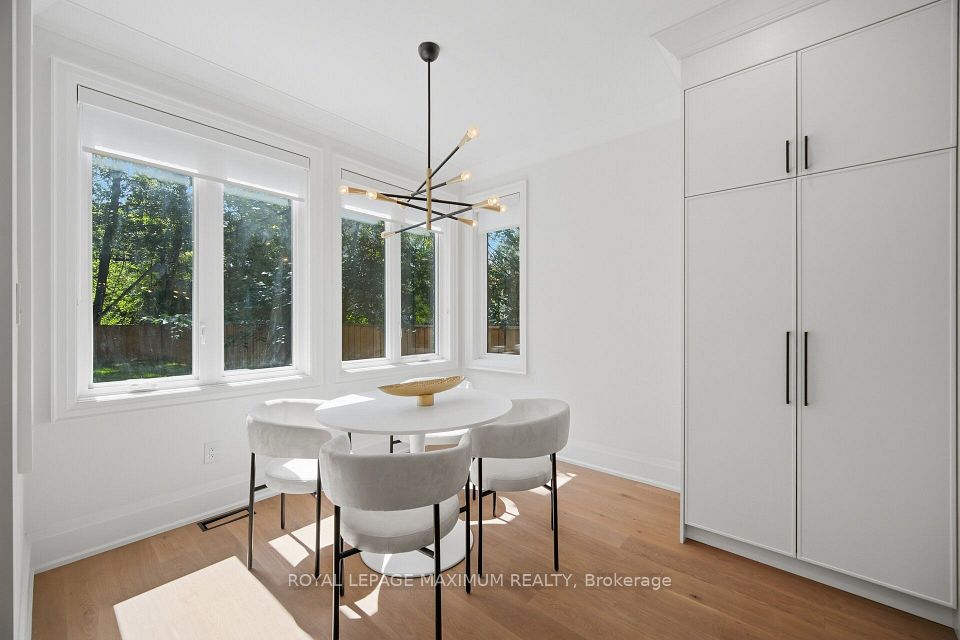 11 Park Boulevard, Toronto, ON M8W 1G3 16