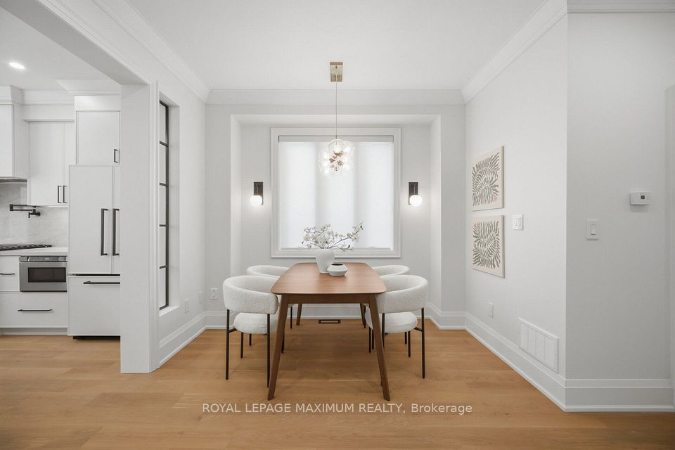11 Park Boulevard, Toronto, ON M8W 1G3 8