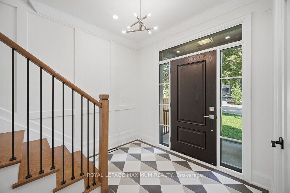 11 Park Boulevard, Toronto, ON M8W 1G3 3