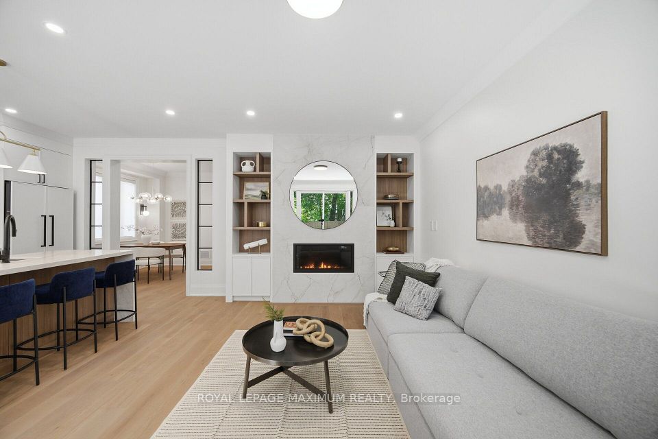 11 Park Boulevard, Toronto, ON M8W 1G3 14