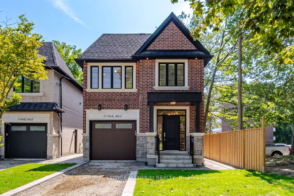 Detached at 11 Park Boulevard, Toronto, ON M8W 1G3