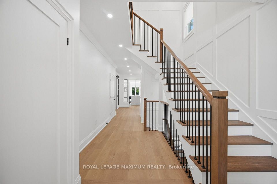 11 Park Boulevard, Toronto, ON M8W 1G3 6