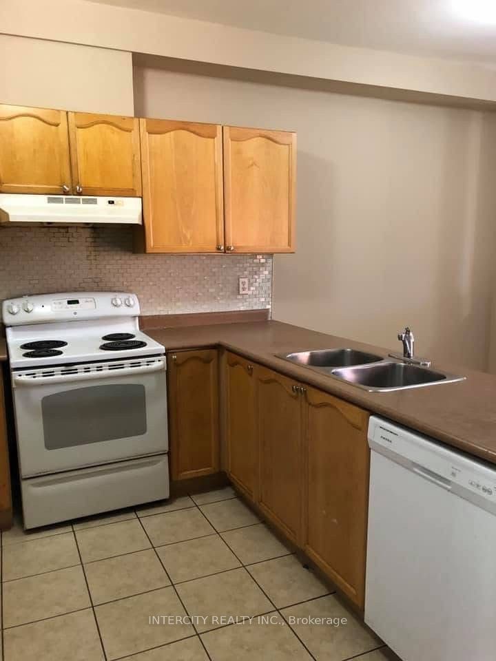 4 Pennyroyal Crescent, Brampton, ON L6S 6J8 5