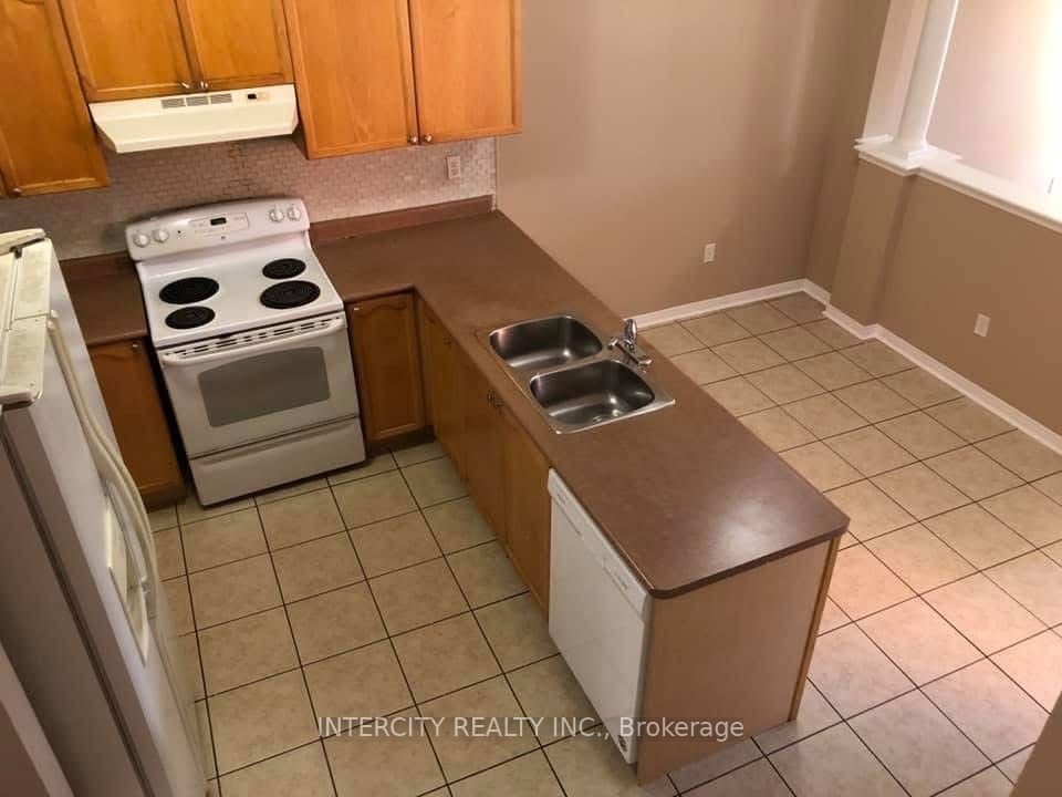 4 Pennyroyal Crescent, Brampton, ON L6S 6J8 4