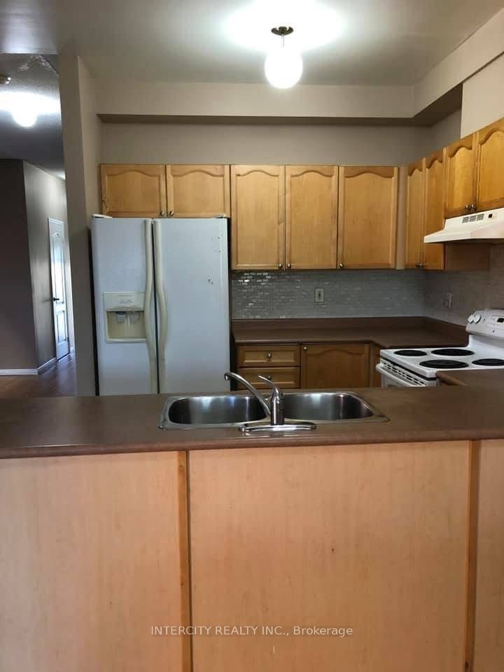 4 Pennyroyal Crescent, Brampton, ON L6S 6J8 3