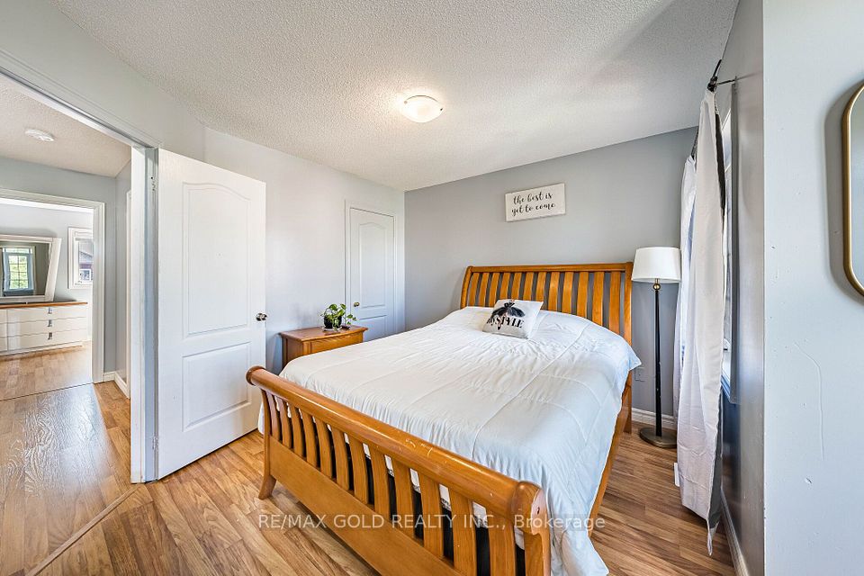20 Amaranth Crescent, Brampton, ON L7A 0L7 21