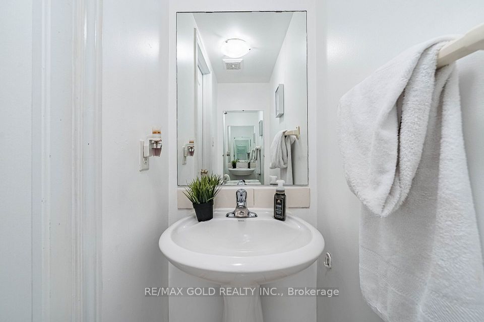 20 Amaranth Crescent, Brampton, ON L7A 0L7 15