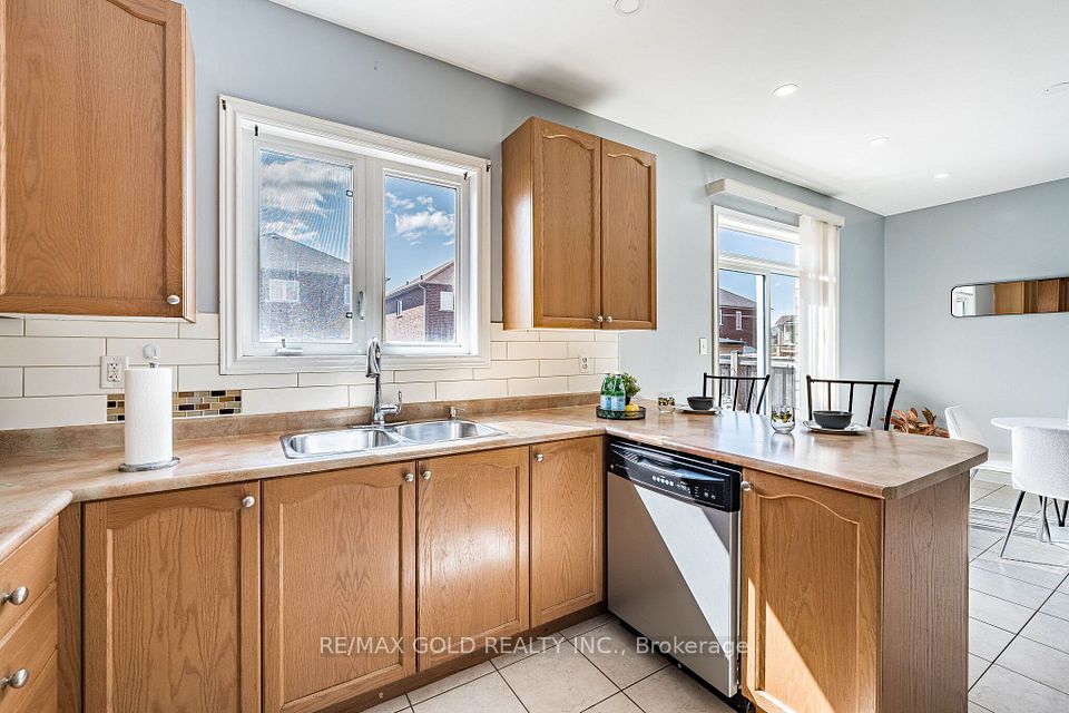 20 Amaranth Crescent, Brampton, ON L7A 0L7 11