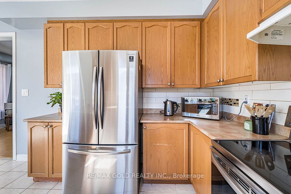 20 Amaranth Crescent, Brampton, ON L7A 0L7 12
