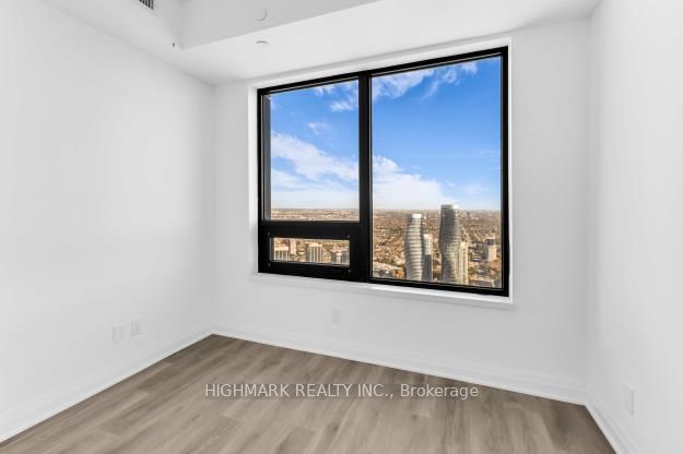 4015 The Exchange 5301, Mississauga, ON L5B 0N9 8
