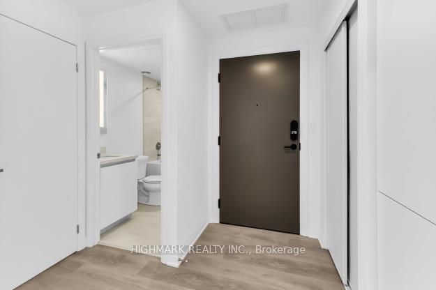 4015 The Exchange 5301, Mississauga, ON L5B 0N9 13