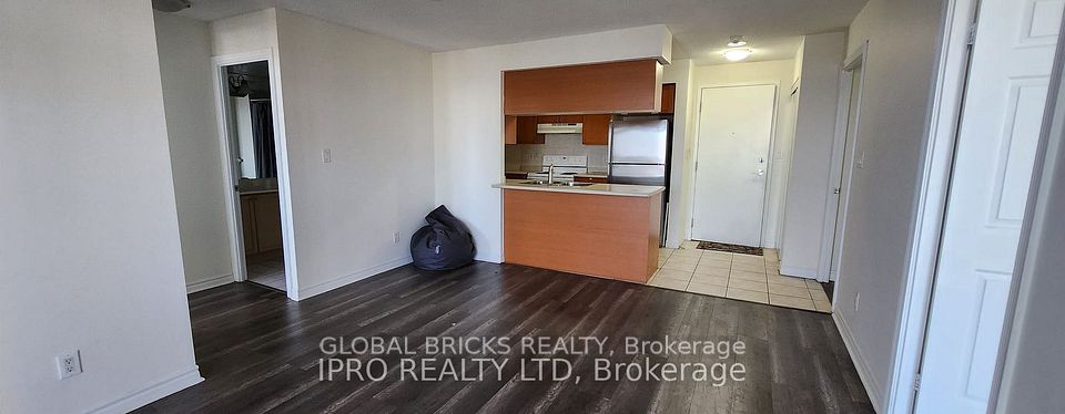 3880 Duke Of York Boulevard 2310, Mississauga, ON L5B 4M7 5