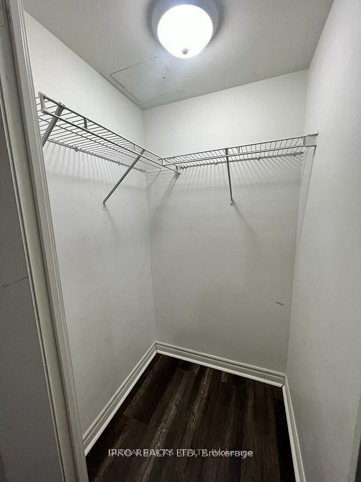 3880 Duke Of York Boulevard 2310, Mississauga, ON L5B 4M7 15