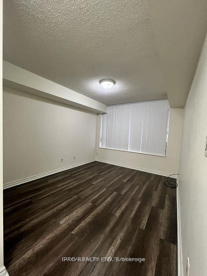 3880 Duke Of York Boulevard 2310, Mississauga, ON L5B 4M7 10