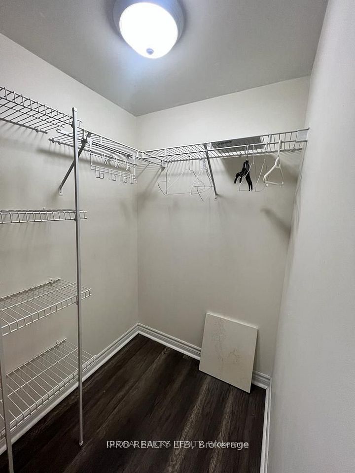 3880 Duke Of York Boulevard 2310, Mississauga, ON L5B 4M7 12