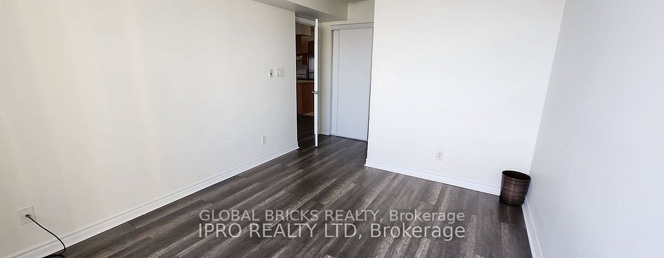 3880 Duke Of York Boulevard 2310, Mississauga, ON L5B 4M7 11