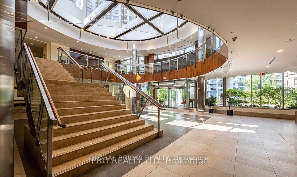 3880 Duke Of York Boulevard 2310, Mississauga, ON L5B 4M7 17
