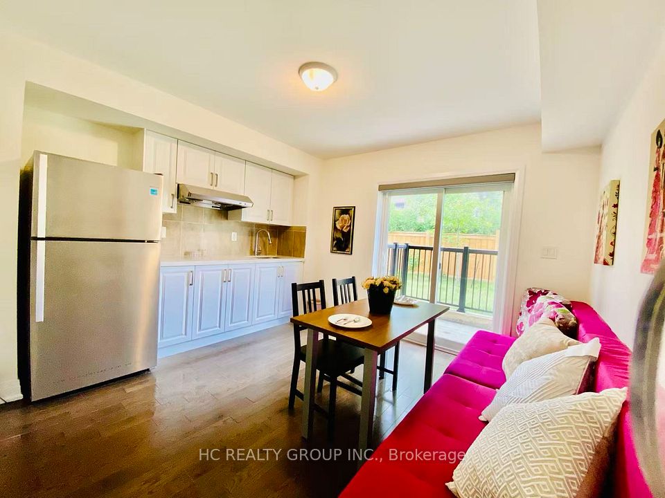 2123 Royal Gala Circle Backyard Apt, Mississauga, ON L4Y 0H2 10